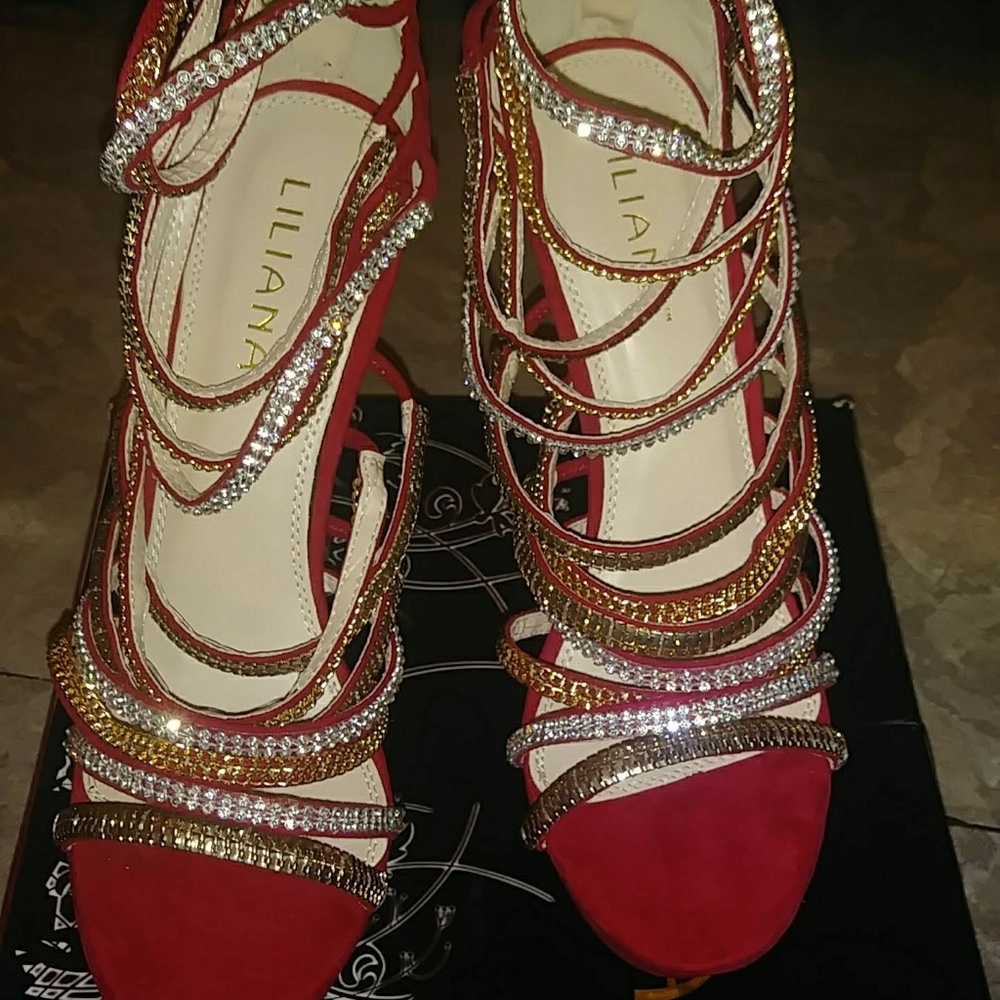 Stilletos - Picture 8 of 8